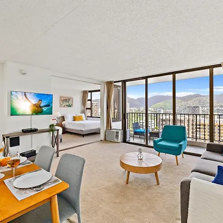 1Br Condo With Beautiful Mountain Views And Free Parking!
